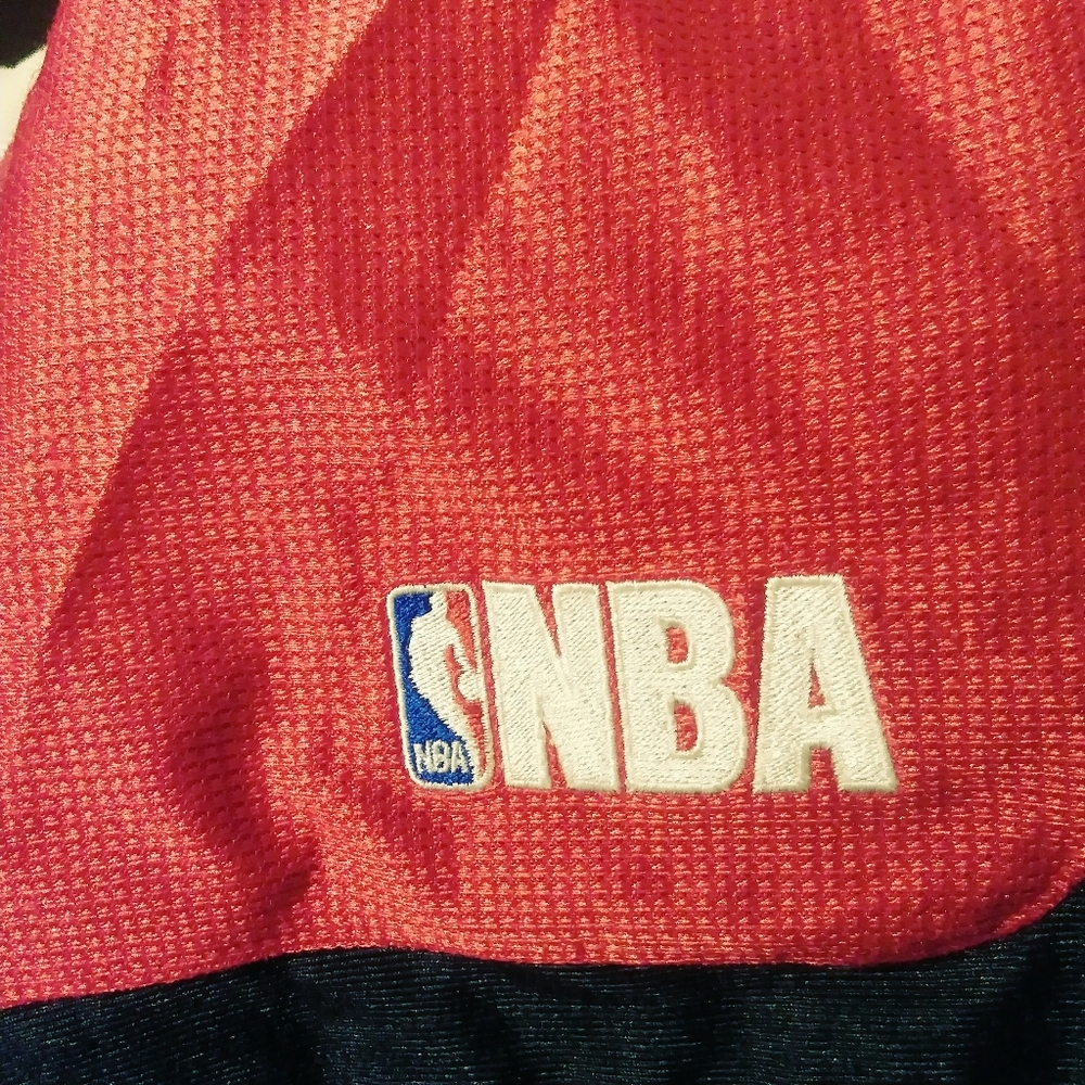 NBA ORIGINAL BASKETBALL 🏀 SHORTS. ITEM IS BRIGHT 🌞 RED. NICE GIFT.🎁